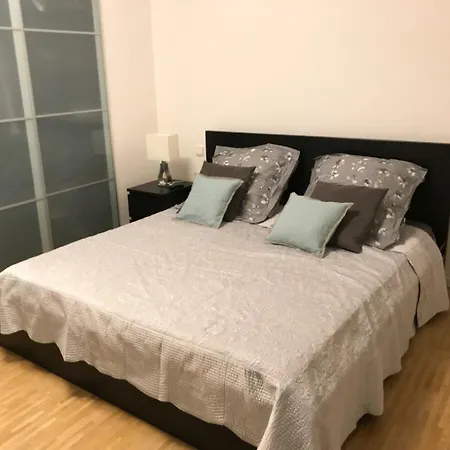 Apartment 3bd Apt Messe