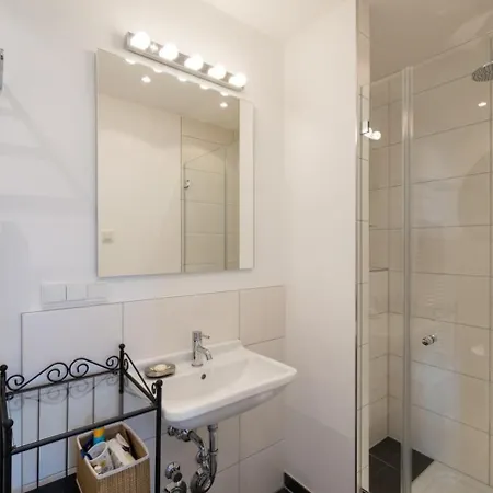 3bd Apt Messe Apartment *